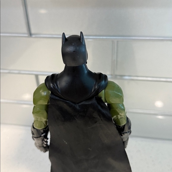 Batman Action Figure - Picture 6 of 8